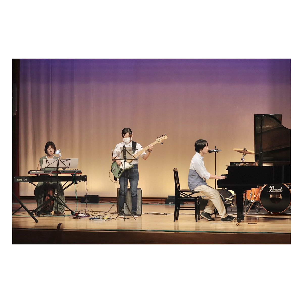 yuzu_citrus_2's tweet photo. MSD音楽祭2023〜in Summer〜

バンド演奏🎸🥁🎶
キーボードを担当しました🎹✨️

ハギーさんと「Rusty Nail」
黒田康平さんと「僕らの羅針盤(オリジナル曲)」
を演奏させていただきました😊🌟

#msd音楽祭 #musicschooldream #野中柚希 https://t.co/CBaZwYvGPs