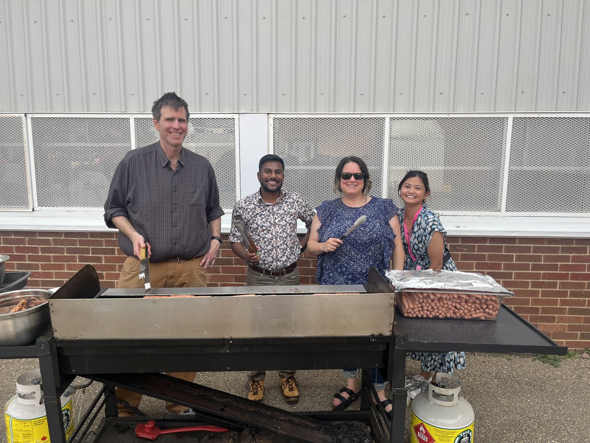 StCatherineECSD's tweet photo. Thank you to everyone who came to our Meet the Teacher BBQ tonight!! 🌭 ☀️ Special thank you to our guest @AleneMutala for joining us as well!! #meettheteacher #BacktoSchool2023 #ecsdfaithinspires https://t.co/ivRBLrHTS2
