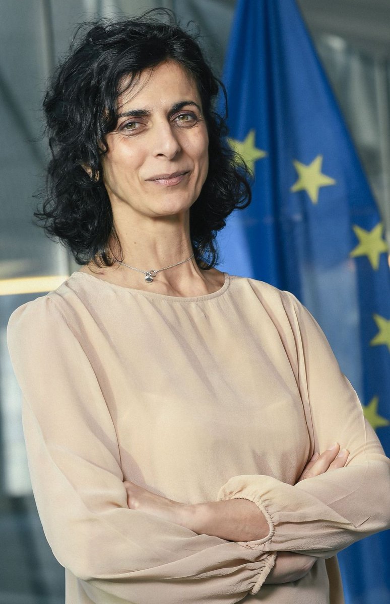 Geronimuslll's tweet photo. Qatargate: 280 000 euros cachés dans l’appartement du fils de l'eurodéputée socialiste Maria Arena.
Ça n'intéresse pas beaucoup les "médias" français, visiblement. https://t.co/B3JGCPiWlD