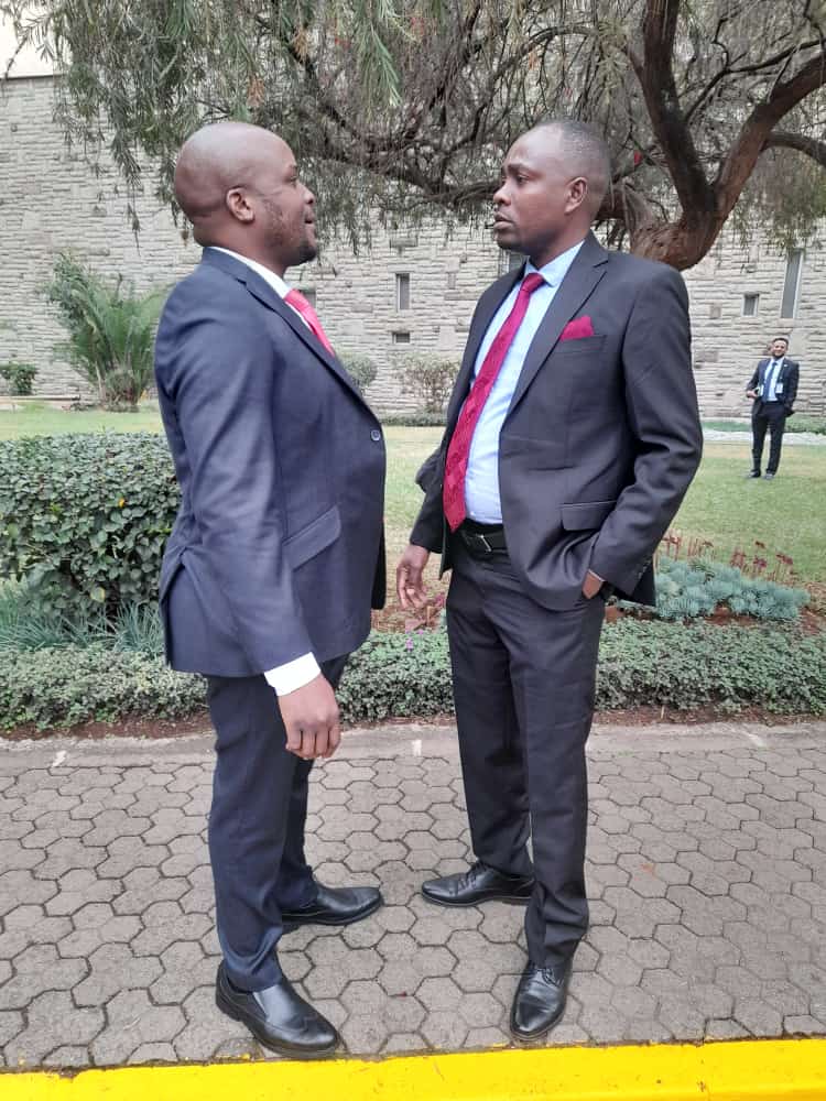 Wakwehuu hon heavy j baba ni jamaaa wa kujituma alinifundisha kitu usiogope usiwe muoga kwa hii maisha pambana....MUNGU Akubariki hon jalas roho juu kesii baadaye @Mwashumbe01 <a href="/JalangoMwenyewe/">JALANG'O</a> <a href="/Alex_Mwakideu/">ALEX MWAKIDEU</a> #MwashumbeNaMwakideu @Radio47KE