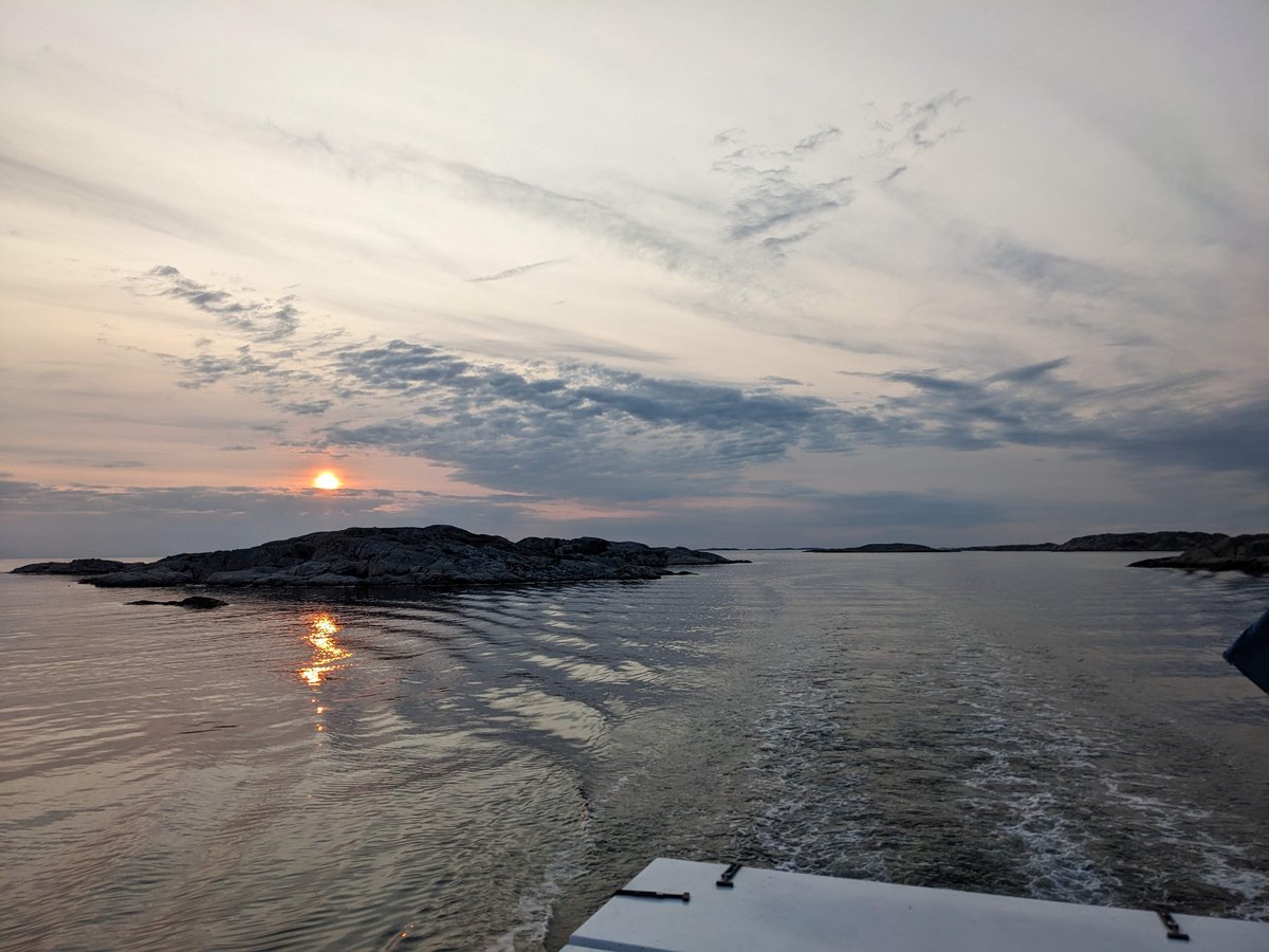 FrontiersOfQC's tweet photo. Our second day was a great success with amazing talks by @ITavernelli @see_quantum @quantum_of_me Matthew Coudron, Tony Metger, @queenofquanta and @BenJamesBrown followed by a dinner boat trip around Gothenburg's scenic archipelago. https://t.co/nk5iSuogd4