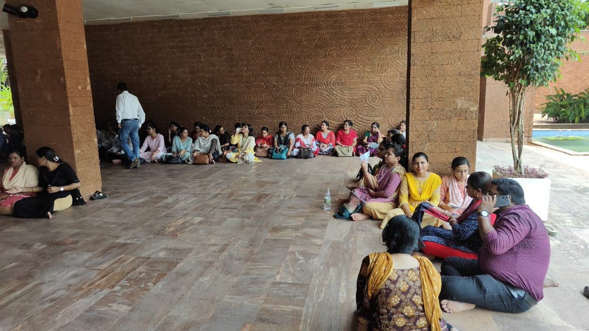 OHOSA2023's tweet photo. କ୍ୟାଡର ପୁନର୍ବିନ୍ୟାସ ରେ ବିଳମ୍ବ  ଯୋଗୁ ଉଦ୍ୟାନ କୃଷି ଅଧିକାରୀ ସେବା ସଂଘ ତରଫରୁ ଉଦ୍ୟାନ କୃଷି ଅଧିକାରୀ ମାନଙ୍କର ସମୂହ ଛୁଟି। @krushibibhag @Horticultureod1 @arvindpadhee @SecyChief @IPR_Odisha @CMO_Odisha @MoSarkar5T @PradeepJenaIAS @rajaaswain https://t.co/AO8Cqjah2g