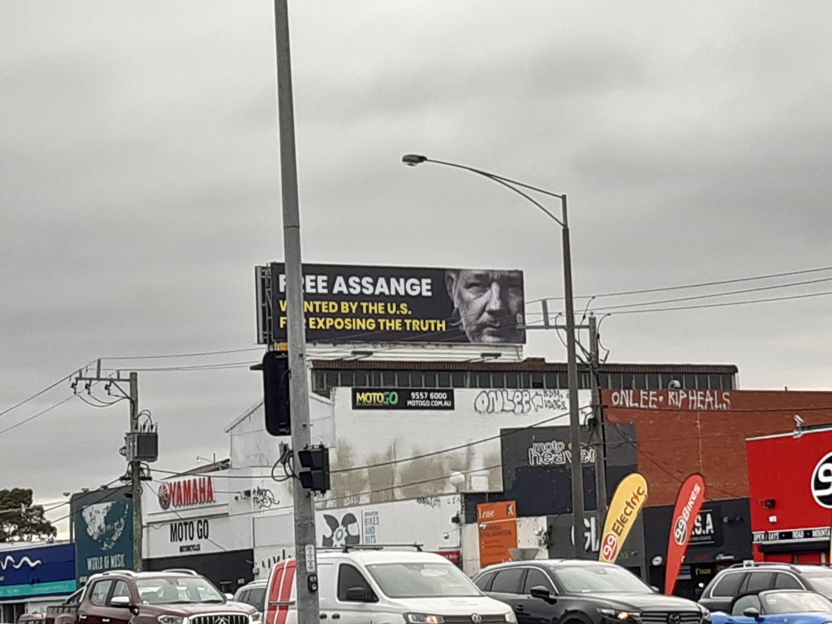 amelia_otto11's tweet image. "FREE ASSANGE. WANTED BY THE U.S. FOR EXPOSING THE TRUTH"

Thank you to those responsible for putting this indisputable truth out there so boldly &amp;amp; visibly (Melbourne, Australia)🙏🙏
#FreeJulianAssange
#ExposingTheTruth