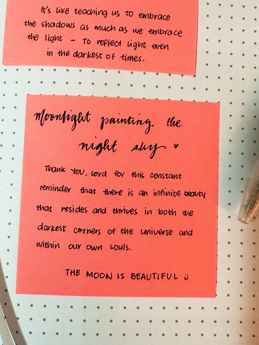 chingboo11's tweet photo. Feeling so inspired to get creative tonight #BlueMoon #SuperBlueMoon https://t.co/oMZbSqw8gL