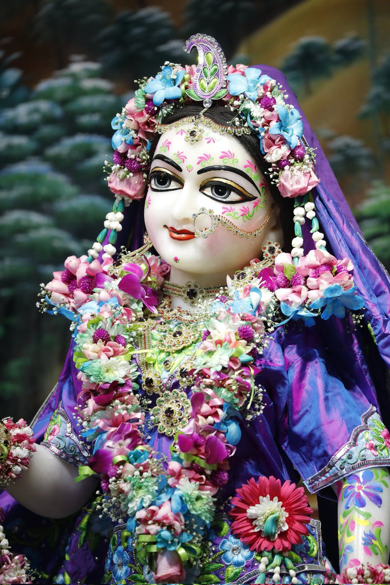 iskcon_noida's tweet photo. Hare Krishna,

Lord Balaram  Apperance Day Special Darshan.

Jhulan Yatra Day 5 ( Today is last Day ) .

Sri Sri Radha Govind Dev ji Shringar Aarti Darshan, 31st Aug.

#iskcon_noida #balaram #devotional #harekrishna #srimatiradharani #radheradhe #radharani #krishna https://t.co/WTuP0TzLgd