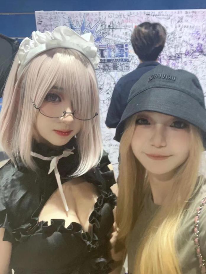 tracy19851002's tweet photo. cosplay show👍😍 https://t.co/2SJwO5juKm