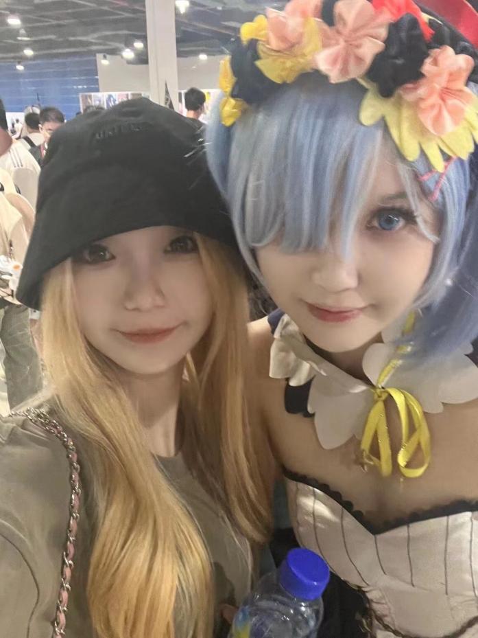 tracy19851002's tweet photo. cosplay show👍😍 https://t.co/2SJwO5juKm