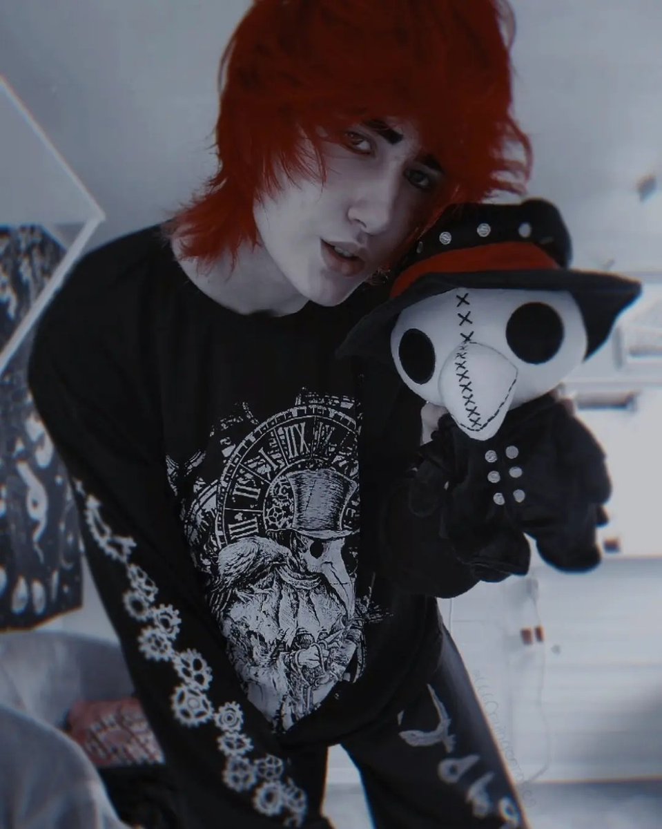VampireFreaks's tweet image. We just love this spooktastic pic of @666cryingcorpses rocking our Clockwork Plague Doctor Tee and showing off our Plague Doctor Plush Toy! 

#SpookyFashion #SpookyLife #VampireFreaks #PlagueDoctor #AlternativeFashion