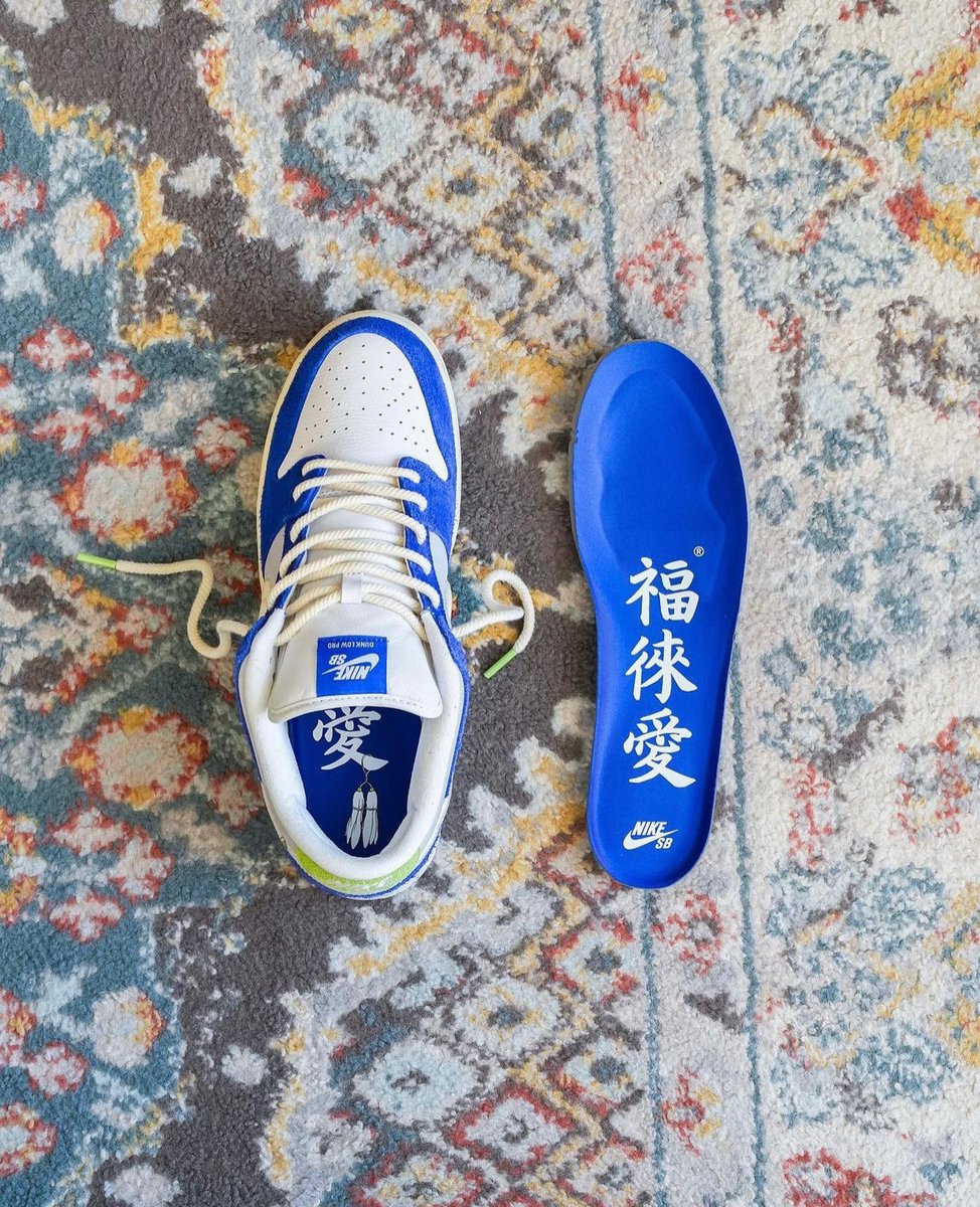 everysize_com's tweet photo. 🪬🌀
These details are crazy 🫠
📸 winonakicks
#nike #dunk #dunksb #swoosh #sneaker #nicekicks #everysize https://t.co/aU3xvf3lid