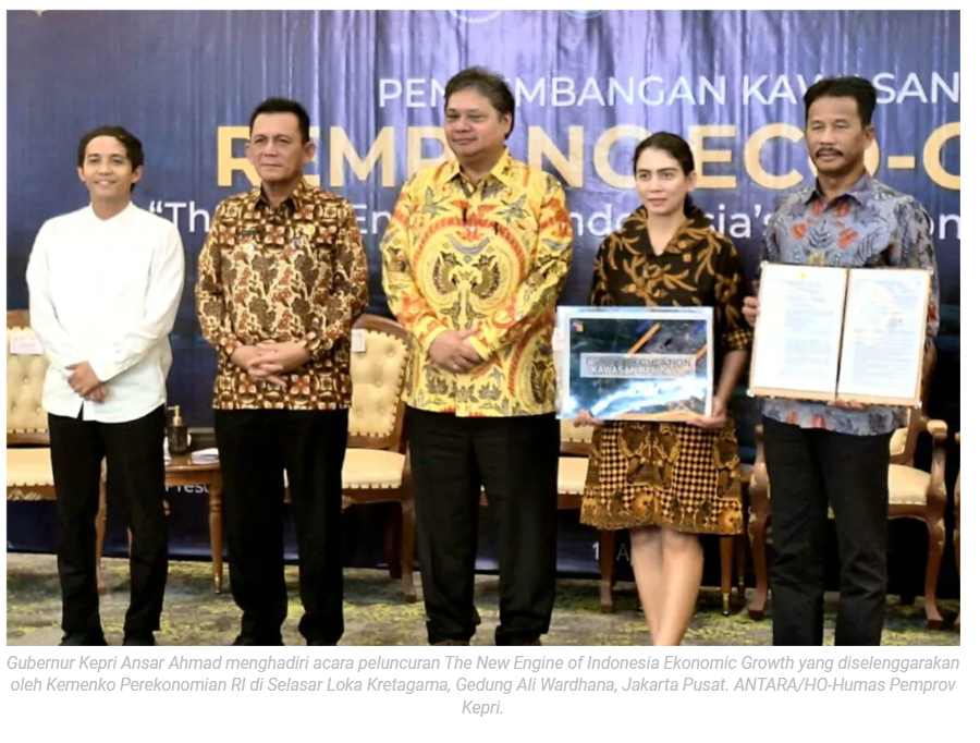 SolidRempang's tweet photo. Mengapa terjadi konflik agraria di Pulau Rempang? Ini hal-hal yg perlu kita ketahui 👇🏽

[utas akan terus diupdate] https://t.co/0QeBNkGfAx