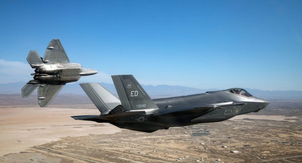 #WW3 INFO – The U.S. is deploying 54 F-35A fighters capable of carrying nuclear weapons to a base in the UK.

This will happen at the end of this year or already in 2024, writes Telegraph, citing sources. The #F35As will replace the less advanced F-15s at #Suffolk, AB. #BREAKING