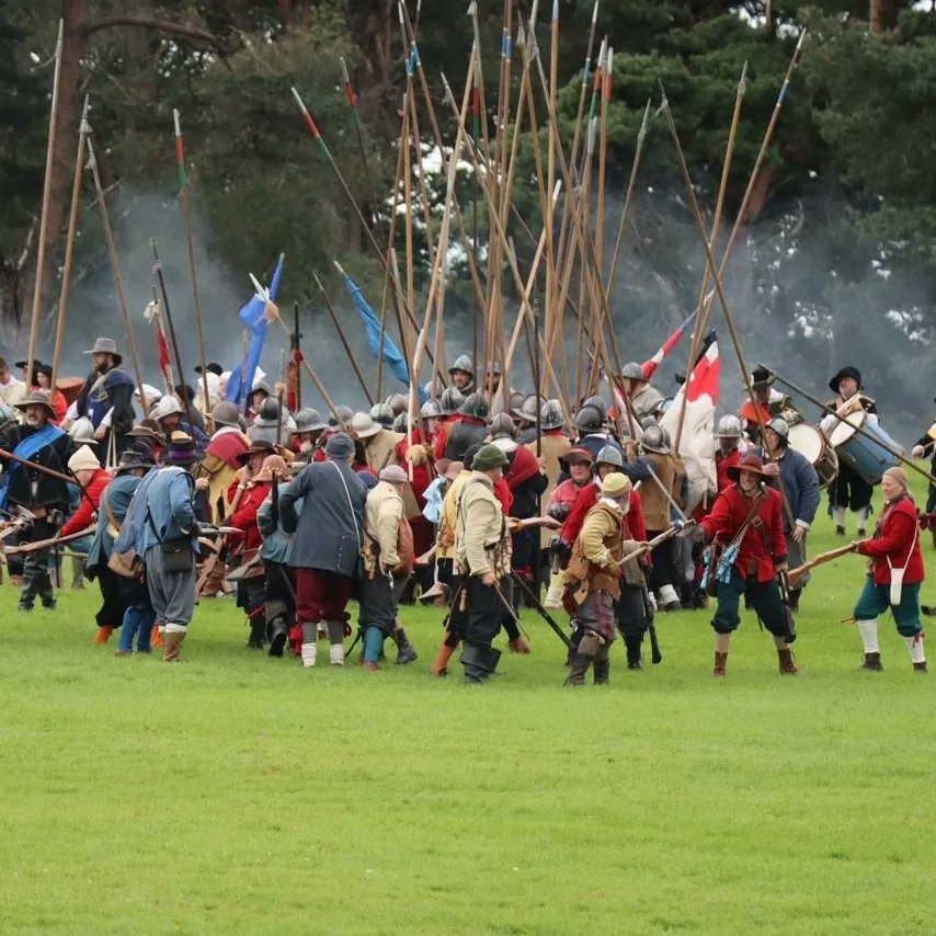 CongletonMuseum's tweet image. There will be two Civil War soldiers, two musketeers, and two civilians in the museum on Saturday. 

Here are some images of them in battle from last weekend.

📷 Rhodri Ross, Earl of Manchester's Regiment. Margam Park

#thesealedknot #freeevent #congleton