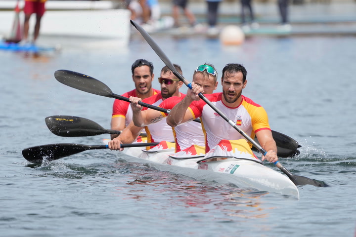 🛶🏆🌍 Copa del Mundo | París 🇨🇵

El K4 500 español 🇪🇸 consigue la 𝖬𝖤𝖣𝖠𝖫𝖫𝖠 𝖣𝖤 𝖯𝖫𝖠𝖳𝖠 🥈 en la Copa del Mundo en París.

🔸Se subsana el mal resultado conseguido en el mundial al finalizar 7°.

#PiragüismoSprint 🛶
#CanoESP #SomosPalistas