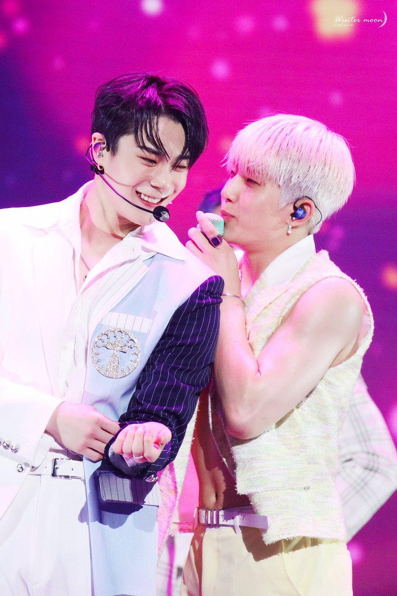 sealotus330's tweet photo. I vote #JINJIN from #ASTRO to #TOP100KPOPRAPPER
@TOP100KPOP https://t.co/6EwrIuQzQa