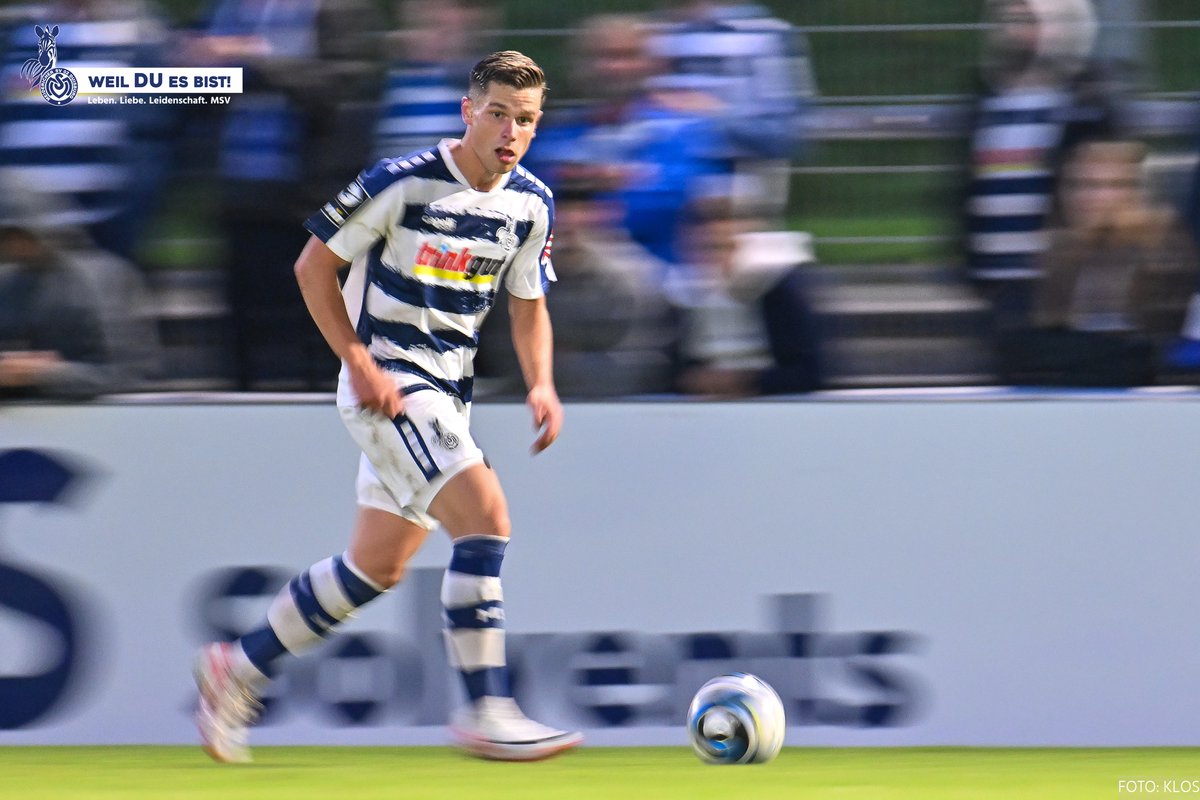 MSVDuisburg's tweet photo. Kurzer Schulterblick ...   

Debütanten herangeführt, Theorie &amp; Praxis gelöst und keine Verletzten verzeichnet. Weiter geht's für unsere Meidericher Jungs. Nächstes Ziel: das Jahnstadion, Punkte in Regensburg einfahren! 💯🚌

#WeilDUesBist #FSVMSV #NRPokal https://t.co/jk6cCZNdGV