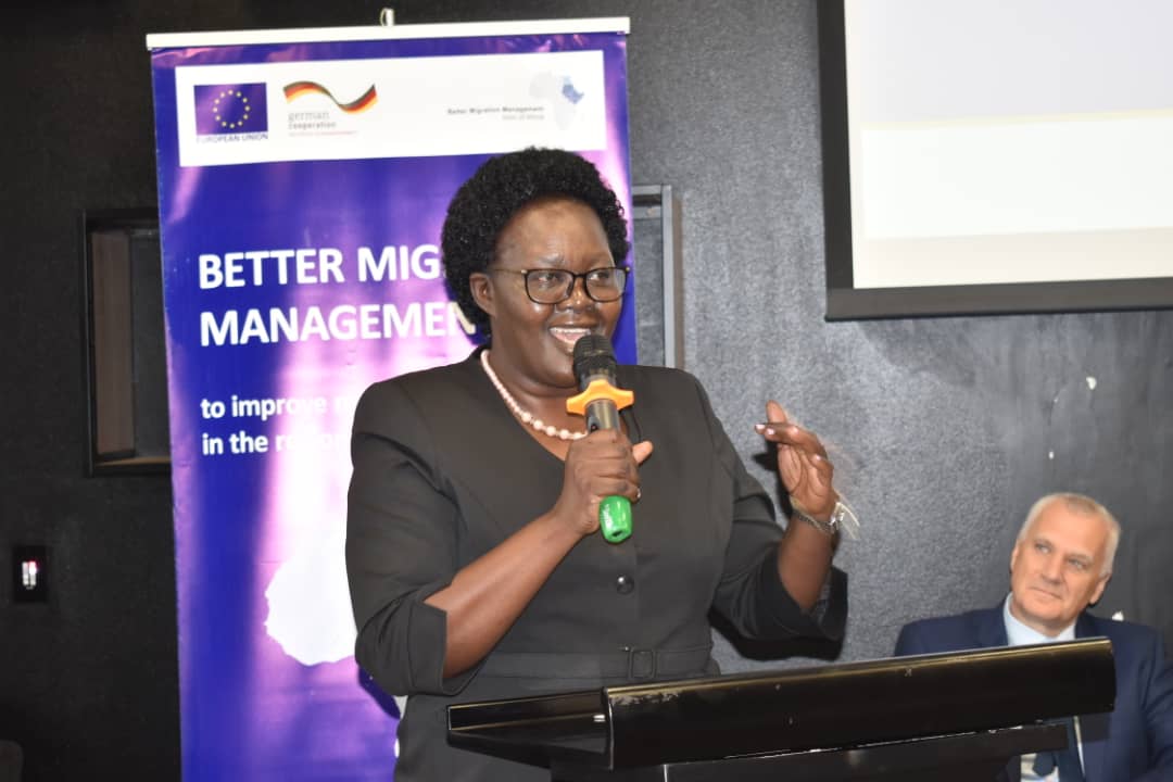giz_uganda's tweet photo. Human rights are not yet guaranteed for all. Migrants still face discrimination, violence &amp; indignity. Through our BMM programme @giz_uganda &amp; @UHRC bring together human rights institutions from the Horn of Africa to promote migrants’ rights, funded by @EU_Partnerships&amp; @BMZ_Bund https://t.co/EhTNyhr2vr