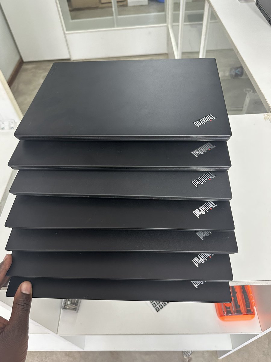 rayking02's tweet image. Retweet, like and follow🔁

I’m GIVING AWAY one clean Thinkpad core i5 8th generation 8gb ram 256gb ssd 

QUALITY laptops available at affordable prices at Dublin House cnr M. Nehanda and Albion 2nd Floor Room 221