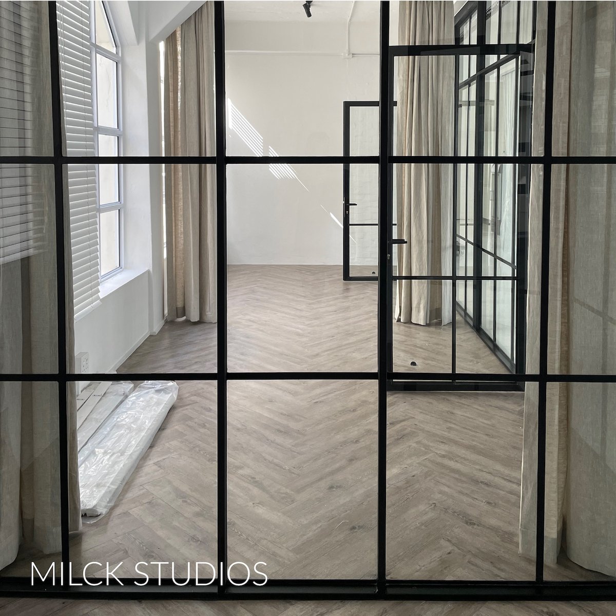 MetalWindows1's tweet photo. We were commissioned by Russell Smith to work on the Milck Studio project. Combined with the clean lines and white background, the contrast of the black steel frames resulted in a beautiful space.

#steelwindows #metalwindows #formanbrand #commercial #custommade https://t.co/Zj9cq8n0q3