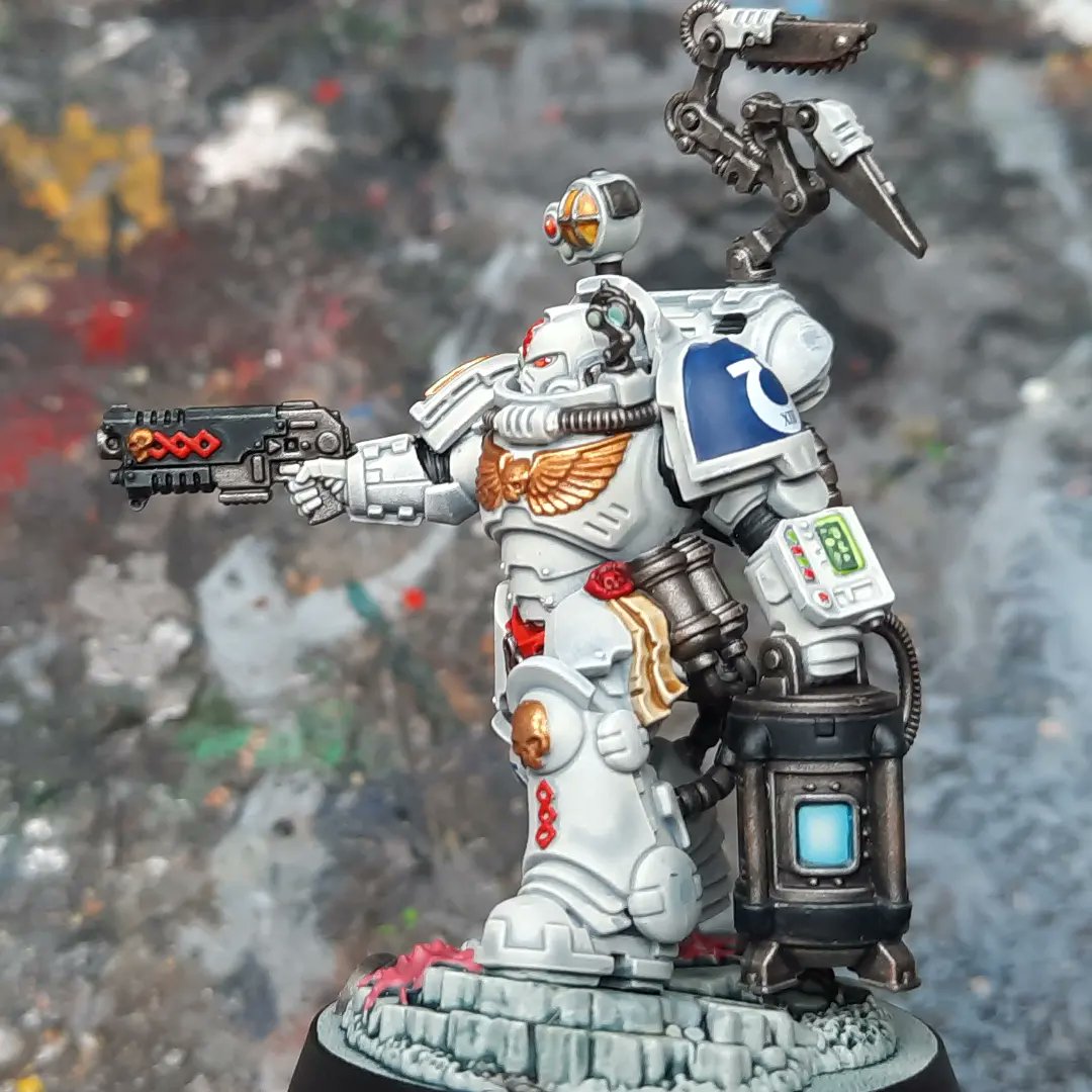 ChefoberbossM's tweet photo. Hier seht ihr meinen Apothecarius Biologis in Gravis Rüstung! 

Was meint ihr?

#teamchefoberboss 
#newwh40k 
#taschengelddieb 
#chefoberboss 
#warhammer40k 
#painting40k 
#leviathan 
#paintingminis 
#Apothecarius 
#werbung
#warhammercommunity https://t.co/JY9wA9PB0B