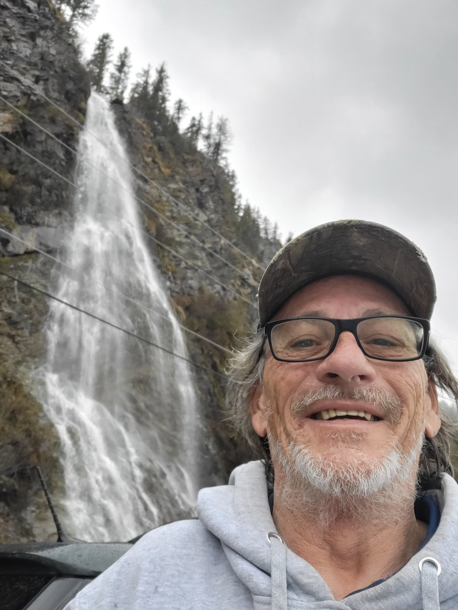 standuptrees's tweet image. Twenty five years of an alcohol free living. God bless all who have helped . One day at a time