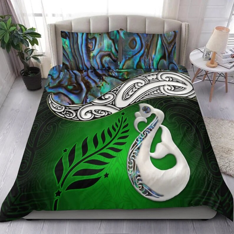 StatunedStore's tweet photo. StatunedStore New Zealand Maori Bedding Set Silver Fern - Manaia Paua Shell Glitter Green Bedding Set 💞
🛒 https://t.co/E9Hs42MEQO https://t.co/yzhLFXWlGE