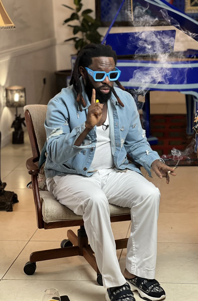 timayatimaya's tweet photo. I no get time for explanation. https://t.co/k5J6FEv3mn