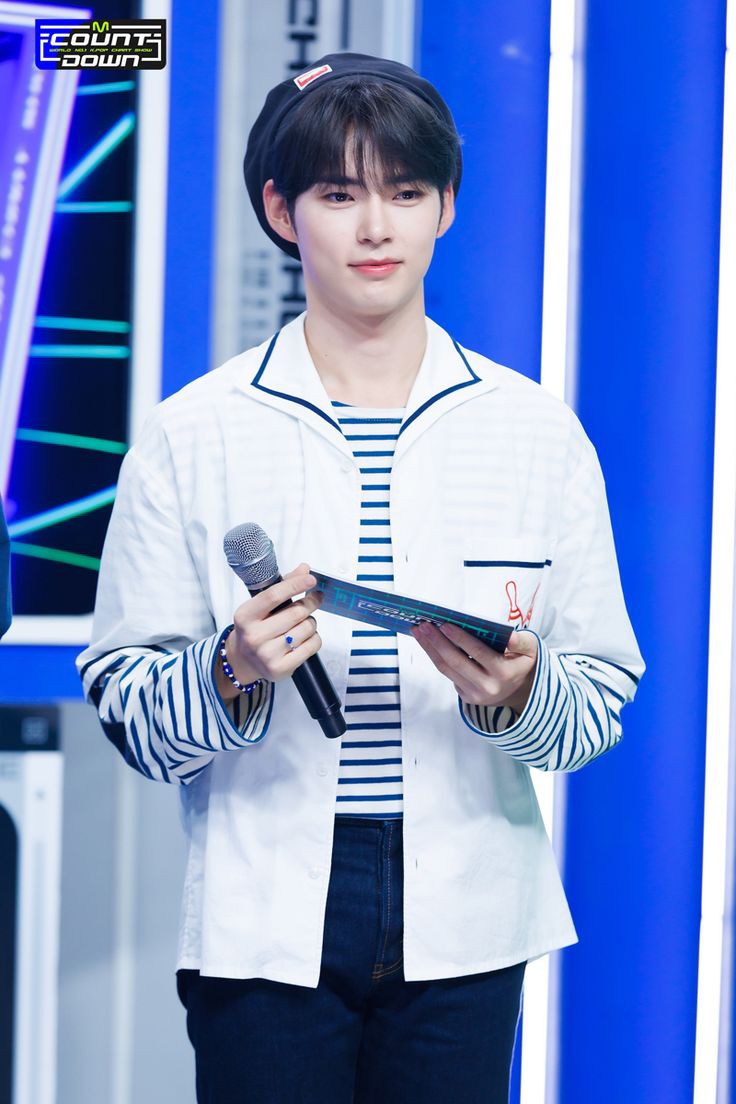 shbchartsdata's tweet photo. CONGRATULATIONS #SUNGHANBIN 🎉🎊🥳

WELCOME MC SUNG HANBIN
#McountdownHaMC
#성한빈엠카엠씨축하해 https://t.co/wNpfyXhMmF