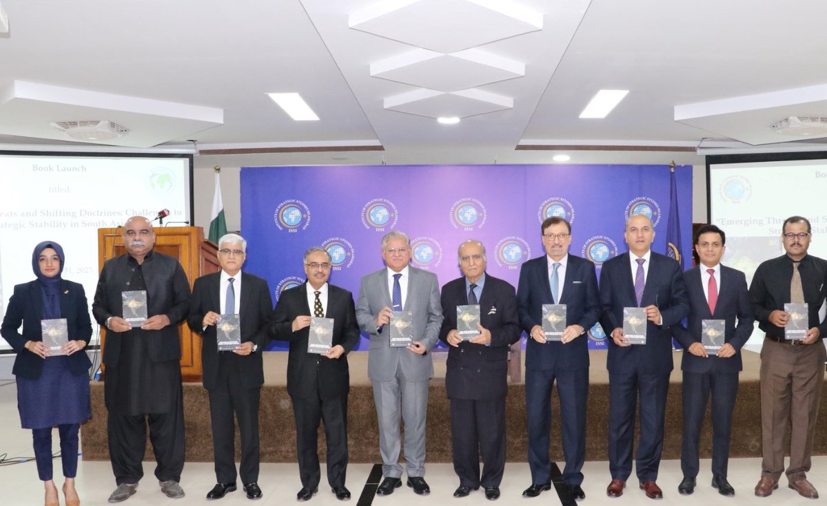 AamnaRafiq's tweet image. We launched our first book - #EmergingThreats &amp;amp; Shifting #Doctrines: Challenges to #StrategicStability in #SouthAsia. Lt Gen Sattar, fmr DG SPD was Chief Guest.  My Chapter - #DoctrinalShifts &amp;amp; Developing Trends of #EmergingTech in #India: Security Implications for #SouthAsia.