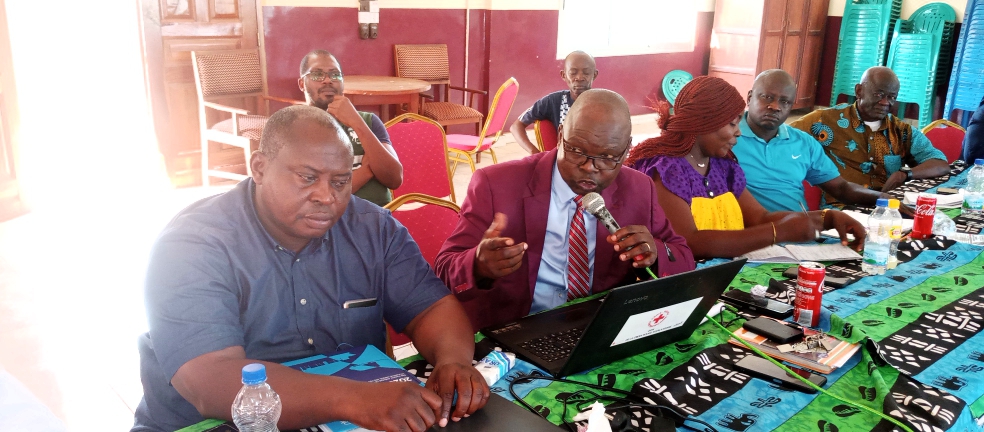 CRCA299023's tweet photo. La #stratégie de santé @crca et @CRF au centre d'un atelier à Bangui ce 30/08/2023. Les participants auront à développer une stratégie prenant en compte la priorité de la #communauté (année 2024-2030). "La santé doit être une priorité dans nos actions" dixit le PN Antoine MBAO. https://t.co/t8hAs72UBy