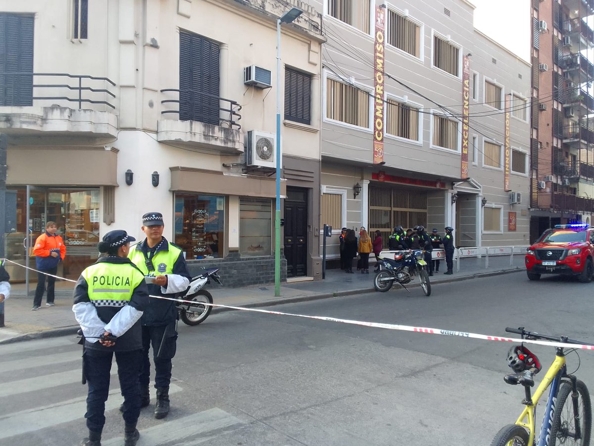 BDATuc's tweet photo. Amenazas de bomba esta mañana en Colegio Huerto y San Carlos

#BDATuc https://t.co/VelkgyI1mn