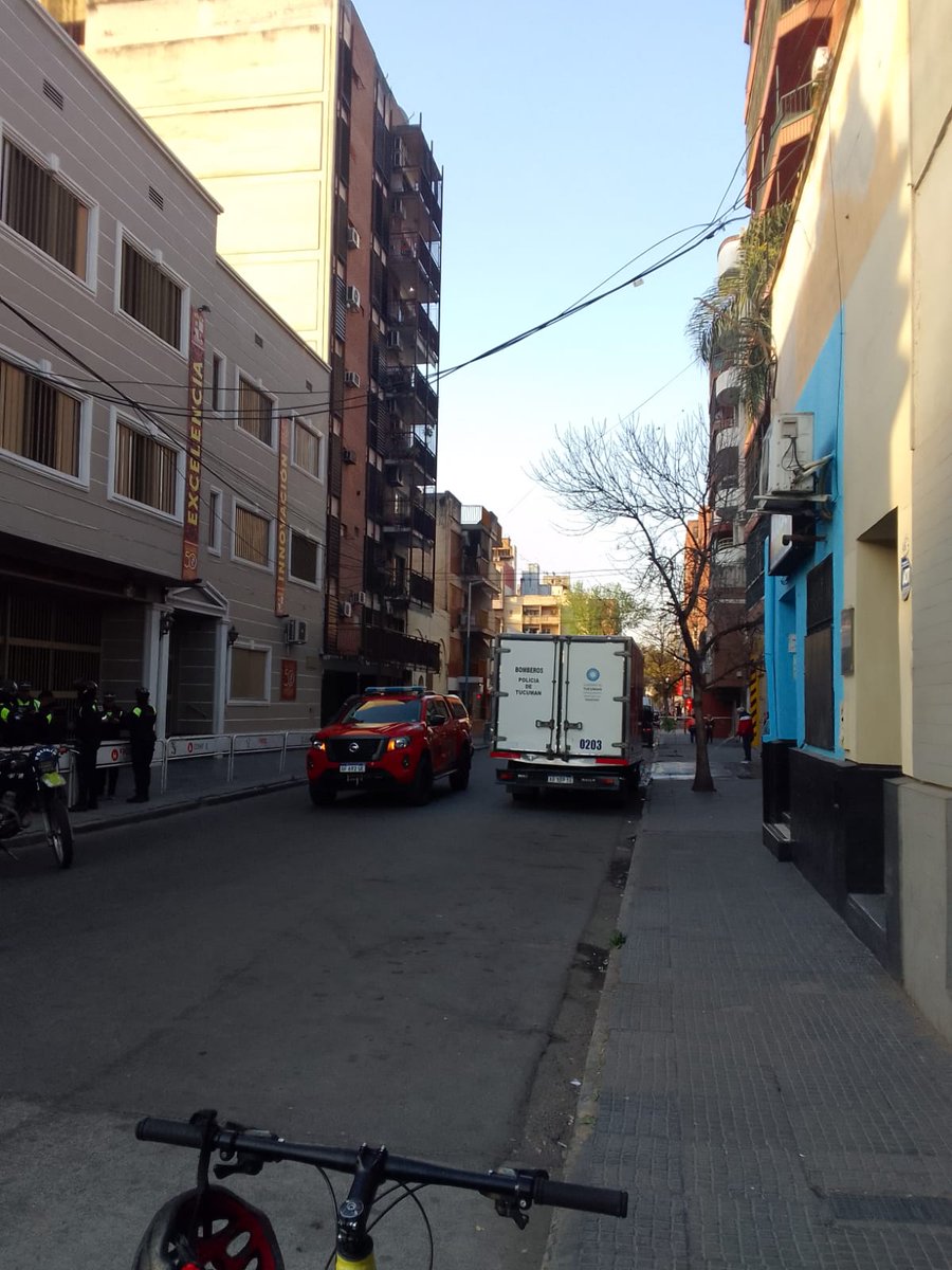 BDATuc's tweet photo. Amenazas de bomba esta mañana en Colegio Huerto y San Carlos

#BDATuc https://t.co/VelkgyI1mn