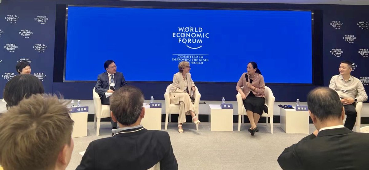 RMinghui's tweet photo. Very constructive and open dialogue among the representatives from the government, educational and research institutions and private sectors on #climatechange and health in China. Looking forward to more discussions and innovative practices. #BetterClimateBetterHealth https://t.co/vlY44cjmJF