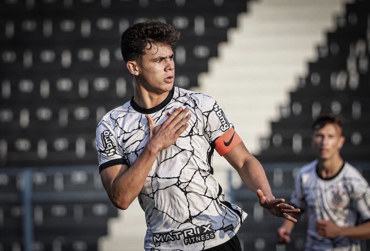 FabrizioRomano's tweet photo. Chelsea have presented formal bid to Corinthians for 2005 born top talent Gabriel Moscardo 🚨🔵🇧🇷 #CFC

Bid already discussed between clubs, as @brunoandrd reported.

Told Corinthians now want €25m to sell Moscardo and make it club record sale.

It’d be a signing for the future. https://t.co/rNoSbEWP2O