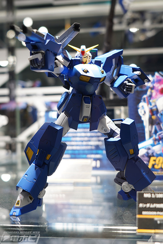 今日の話題】韓国限定ガンプラ「MG GBK-20 ガンダムアストレイ」が展示
