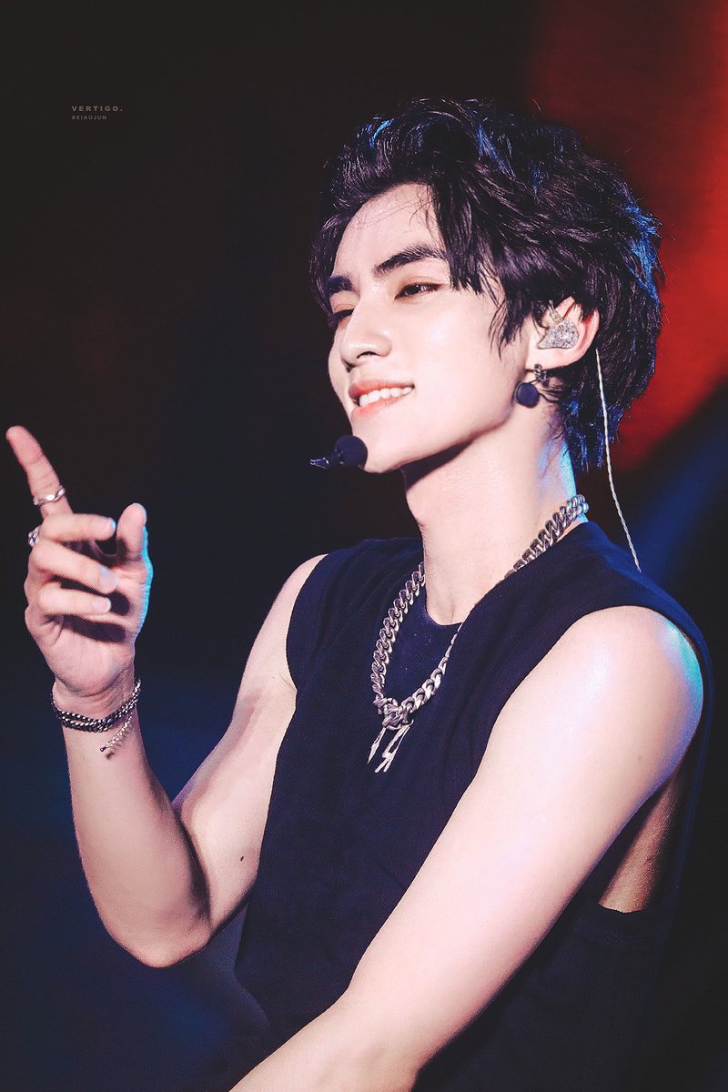 230709 / TMEA 🔥🔥🔥 #肖俊 #XIAOJUN #샤오쥔 #WayV #WeiShenV #威神V