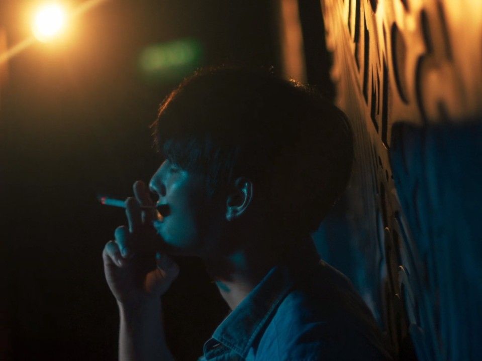 ⠀⠀⠀“สูบบุหรี่จัดไปหรือเปล่า”

⠀⠀⠀“เดี๋ยวเลิกแล้ว...เดี๋ยวเลิกให้น่า...”