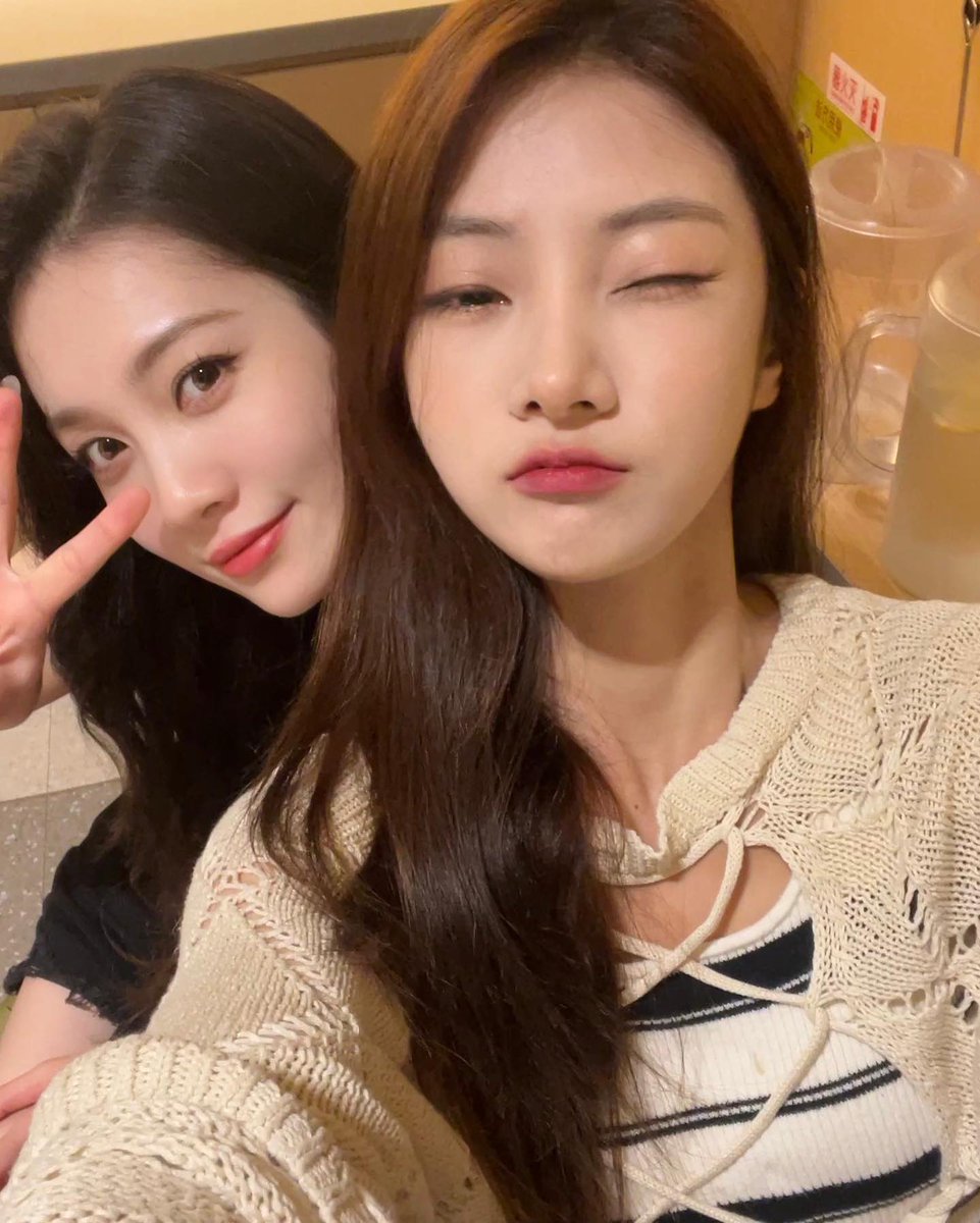 Fuyaning weibo update 
With Caiyubing👭
#符雅凝  #푸야닝  #ヤーニン #プヤニン #ฝูหย่าหนิง #FuYaning  #YENNY