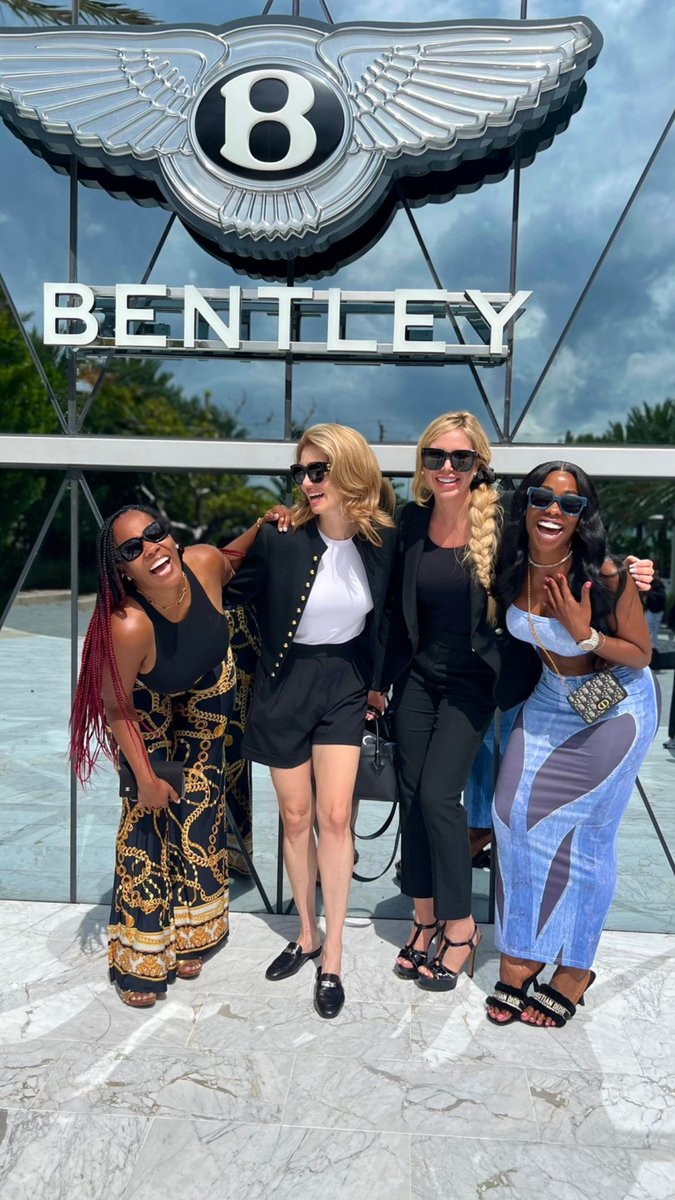 Success becomes achievable with the support of the right people by your side. ❤️