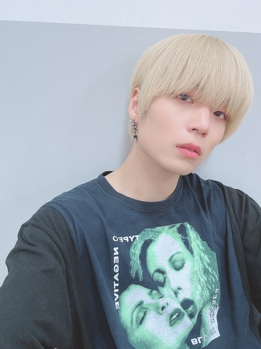 MINATO_CCC_E's tweet photo. リリイベ Day8 越谷
ありがとうございました！

新曲と共に走り出した8月、暑さも日程も過酷でしたが無事に終えられて何より。この夏一緒に戦ってくれた皆さんありがとうございました😌

9月も頭から仕掛けがいっぱい！
夏より熱い秋にしましょう😬🍂

このあと0:00からの
新曲MVもお見逃しなく👟✨ https://t.co/CtUusYXcz1
