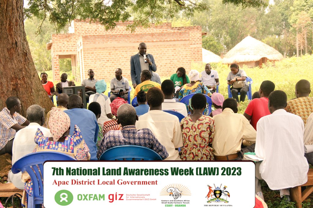 burton_dpoet's tweet photo. Communities of Teboke & Chegere were advised to use area land committees, Sub County and District Physical Planners & put contacts during the Land registration process to avoid delays on day 3 of #LandAwarenessWeek23
@ESAFFUG @ministry_lands https://t.co/XjFeadt54c