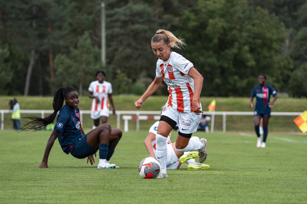 WomenDu's tweet photo. Un superbe match d’ouverture pour la seconde édition de l’Aiglonnes Cup 2023, opposant le @PSG_Feminines au @MontpellierHSC 💙🤍❤️

Bonne saison à vous deux ⚽️🤝👏

@D1Arkema @o_deslandes @CelBee 

📸 @Querouiln https://t.co/NHLz5GaJbU
