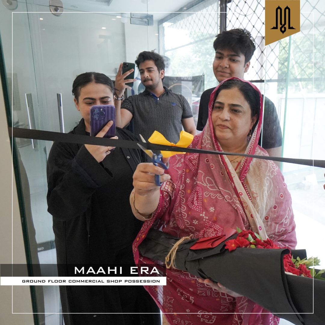 maahi_developer's tweet photo. Maahi Developers is Pleased To Announce another achievement of 
MAAHI ERA 
Handover has Commenced! 

GROUND FLOOR COMMERCIAL SHOP POSSESION!

#commenced  #possesion #home #property #investment #forsale #dreamhome #luxuryapartment #interiordesign #luxuryrealestate https://t.co/tYVbh6iFlY