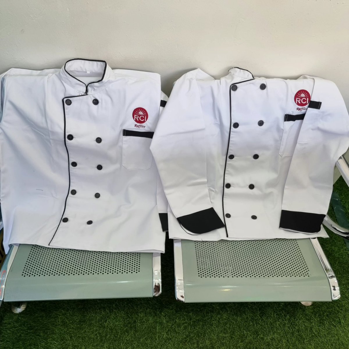 BrandsCj's tweet image. Are you in the hospitality industry? Looking for #ChefUniforms #StaffUniforms we are your plug.
We do countrywide deliveries within 24hrs. 
☎️ Call/Text/Whatsapp 0723828823/0737266534
info@cjaybrands.co.ke  cjaybrands.co.ke