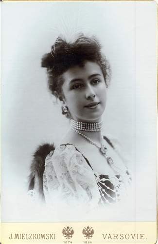 Сегодня день рождения балерины Матильды Кшесинской (1872—1971), фаворитки будущего императора Николая II. Фото - 1894 г. Россия.