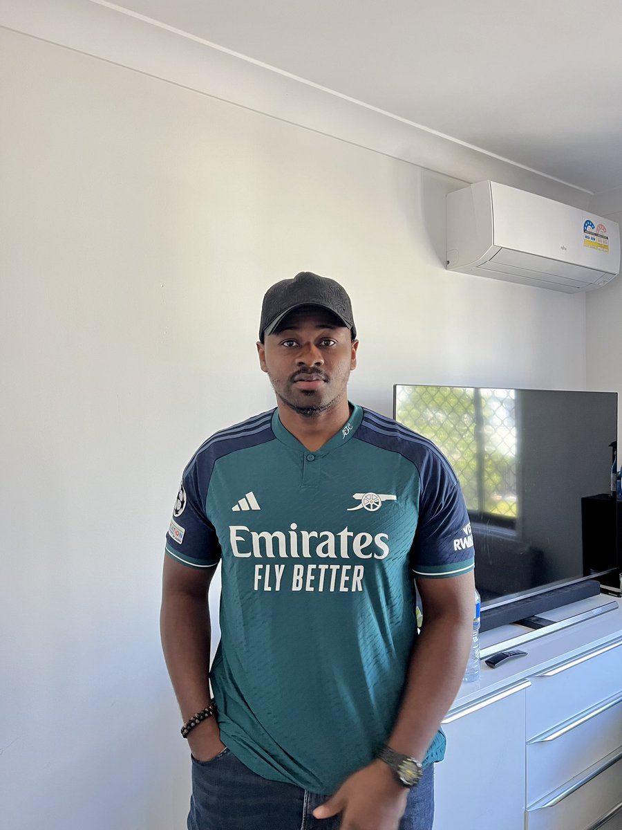 udeze_jr's tweet photo. Just want to say a massive thank 🙏 you to y’all for the birthday wishes,really appreciate the love as always and pray that y’all be blessed extensively ….

COYG 💪🏿🔴⚪️ !!! https://t.co/zQ1qVmCHwN