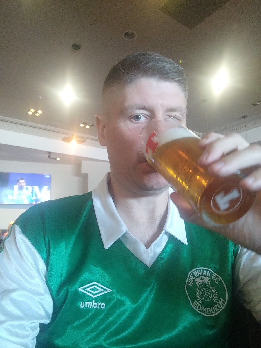 #hibees Airport pints are the best pints.