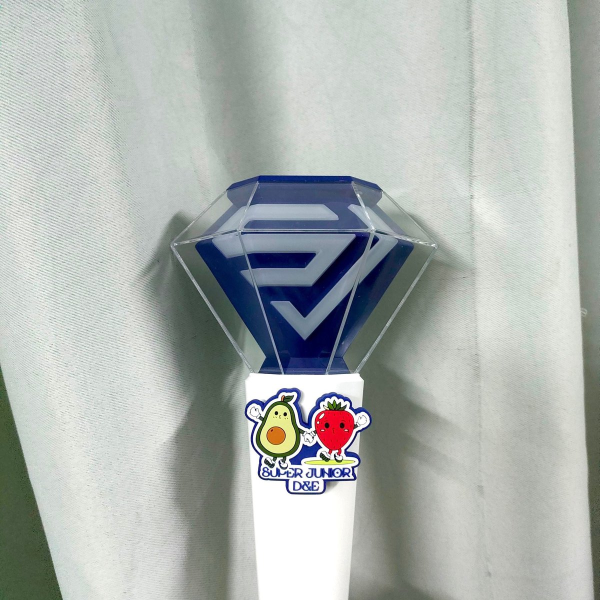 VelfLoveu's tweet photo. Delight Fancon - 2/9 Ho Chi Minh City
I'm ready for it. Just got a fabulous pin botton from IN A MELON. Are you ready? 
#DElight_Party #EUNHYUK #Donghae https://t.co/mG2R2d9MJf