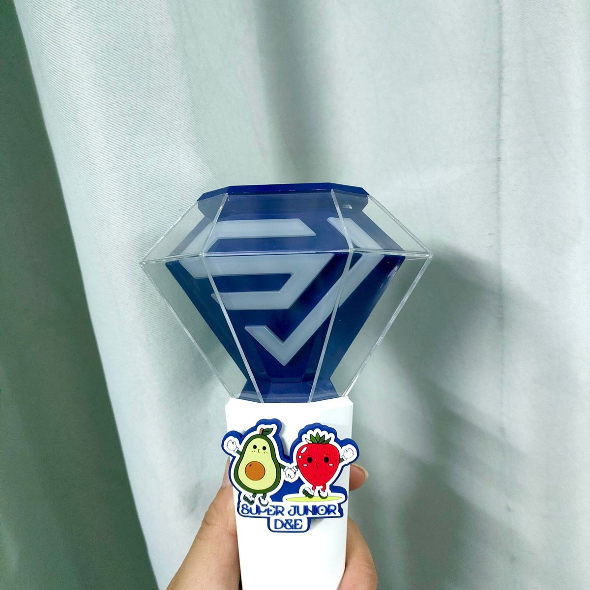 VelfLoveu's tweet photo. Delight Fancon - 2/9 Ho Chi Minh City
I'm ready for it. Just got a fabulous pin botton from IN A MELON. Are you ready? 
#DElight_Party #EUNHYUK #Donghae https://t.co/mG2R2d9MJf