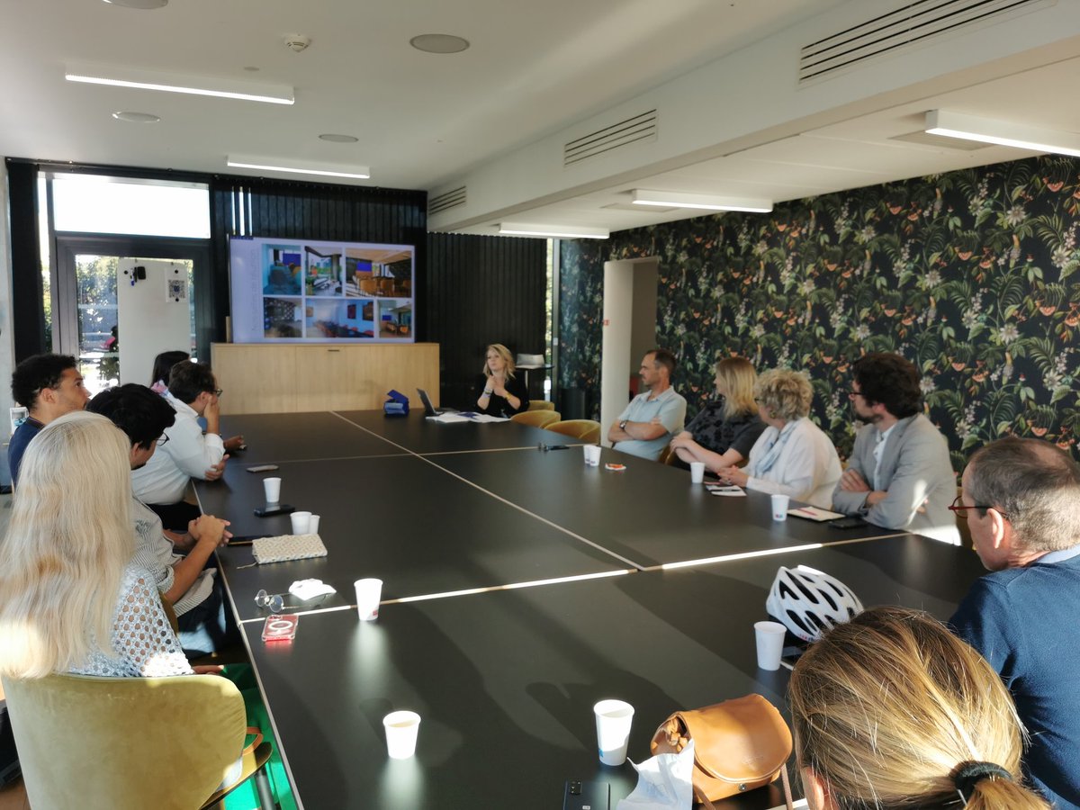 CMinicillo's tweet photo. Matinale de rentrée du CEE6 club d'entrepreneurs du 6ème arrondissement de Lyon dans les locaux d'Implid. Présentation de KNVA qui gère les espaces événementiels de la maison Vitton à Lyon 6ème. Des échanges riches et conviviaux #cee6 #cacentrest Crédit agricole Centre-est CEE6 https://t.co/HoC2XYJdtS