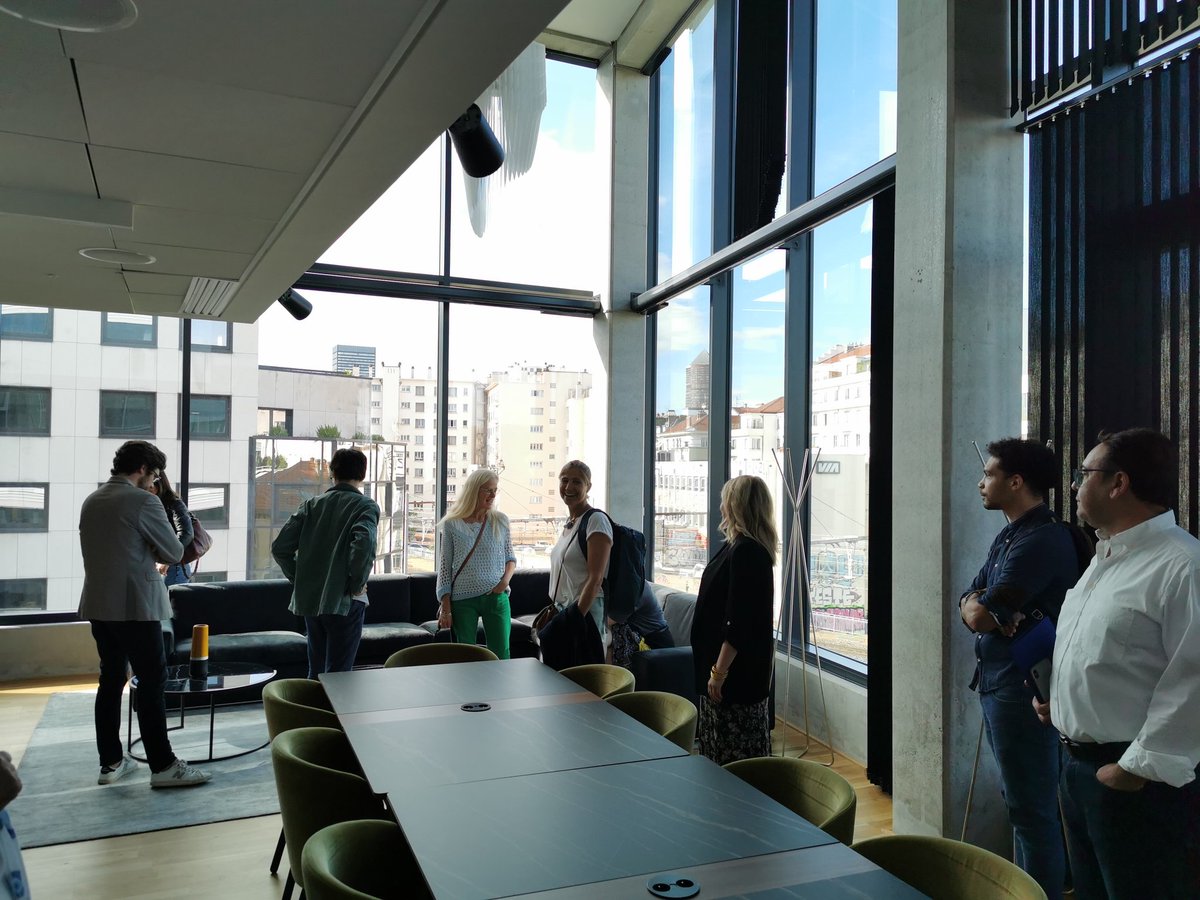 CMinicillo's tweet photo. Matinale de rentrée du CEE6 club d'entrepreneurs du 6ème arrondissement de Lyon dans les locaux d'Implid. Présentation de KNVA qui gère les espaces événementiels de la maison Vitton à Lyon 6ème. Des échanges riches et conviviaux #cee6 #cacentrest Crédit agricole Centre-est CEE6 https://t.co/HoC2XYJdtS